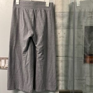 Gray wide legged NY&CO pants!! Thick band to hold you end!!